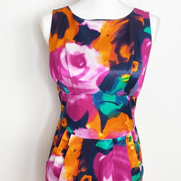 St. John Floral Sheath Dress - Picture 2 of 11